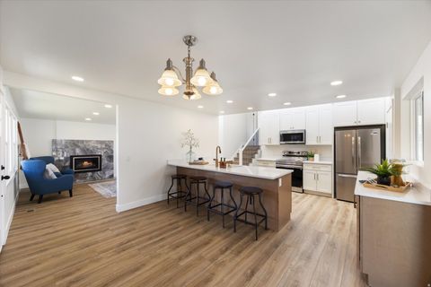 Tiny photo for 10366 S LARKSPUR CIR, Sandy, UT 84094 (MLS # 2139932)