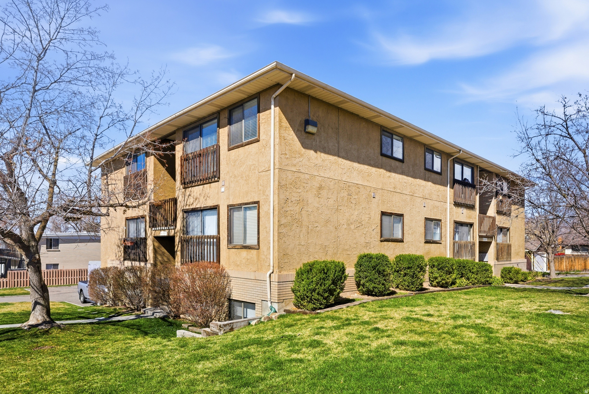 RAMONA  CONDM - Residential