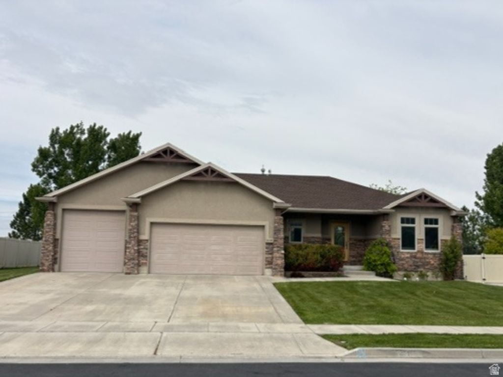 Photo of 3591 N 2550 W, Farr West, UT 84404 (MLS # 2156159)