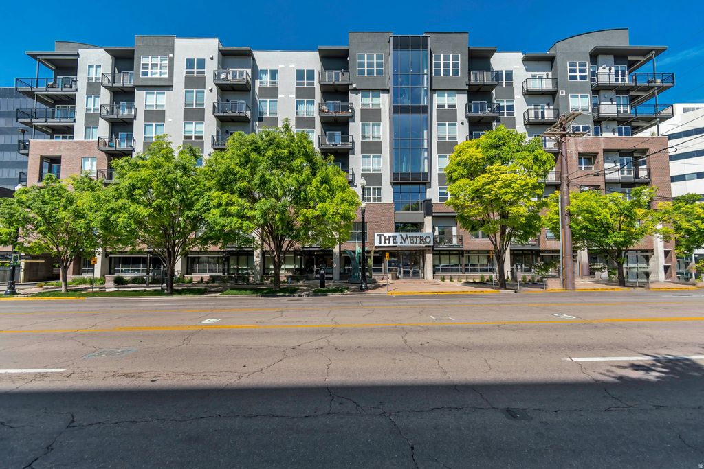 Photo of 350 S 200 E #716, Salt Lake City, UT 84111 (MLS # 2156860)