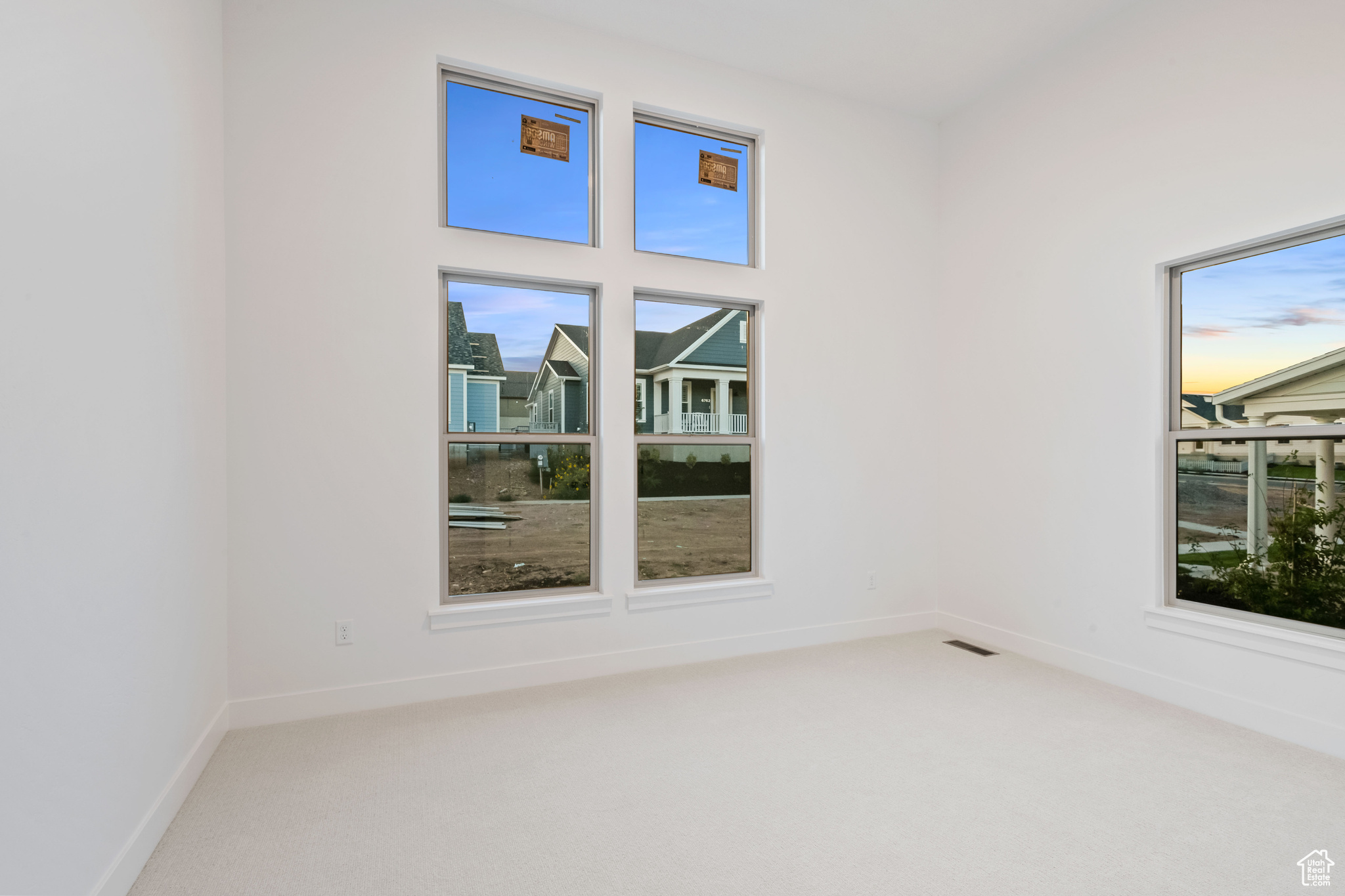 DAYBREAK - Residential