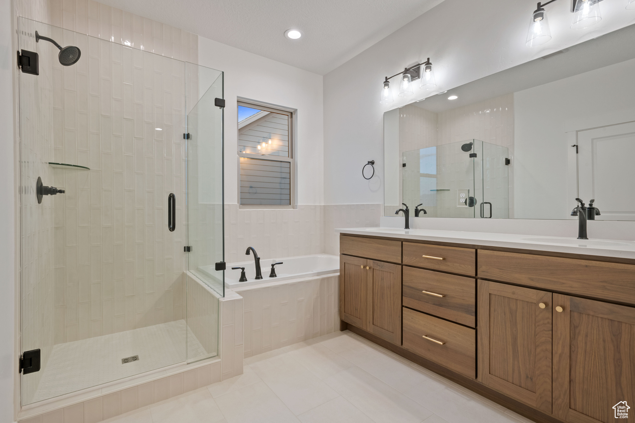 DAYBREAK - Residential