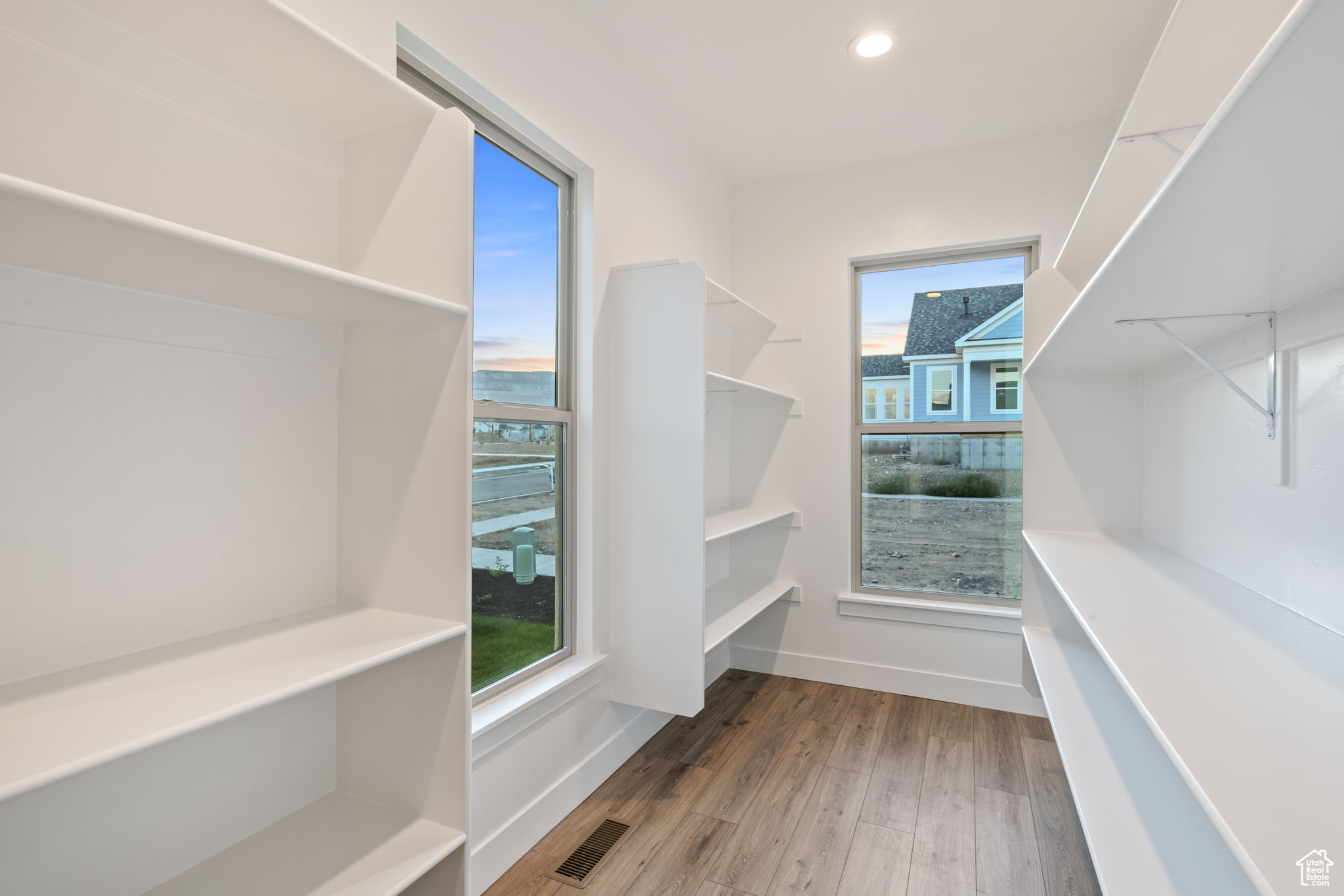 DAYBREAK - Residential