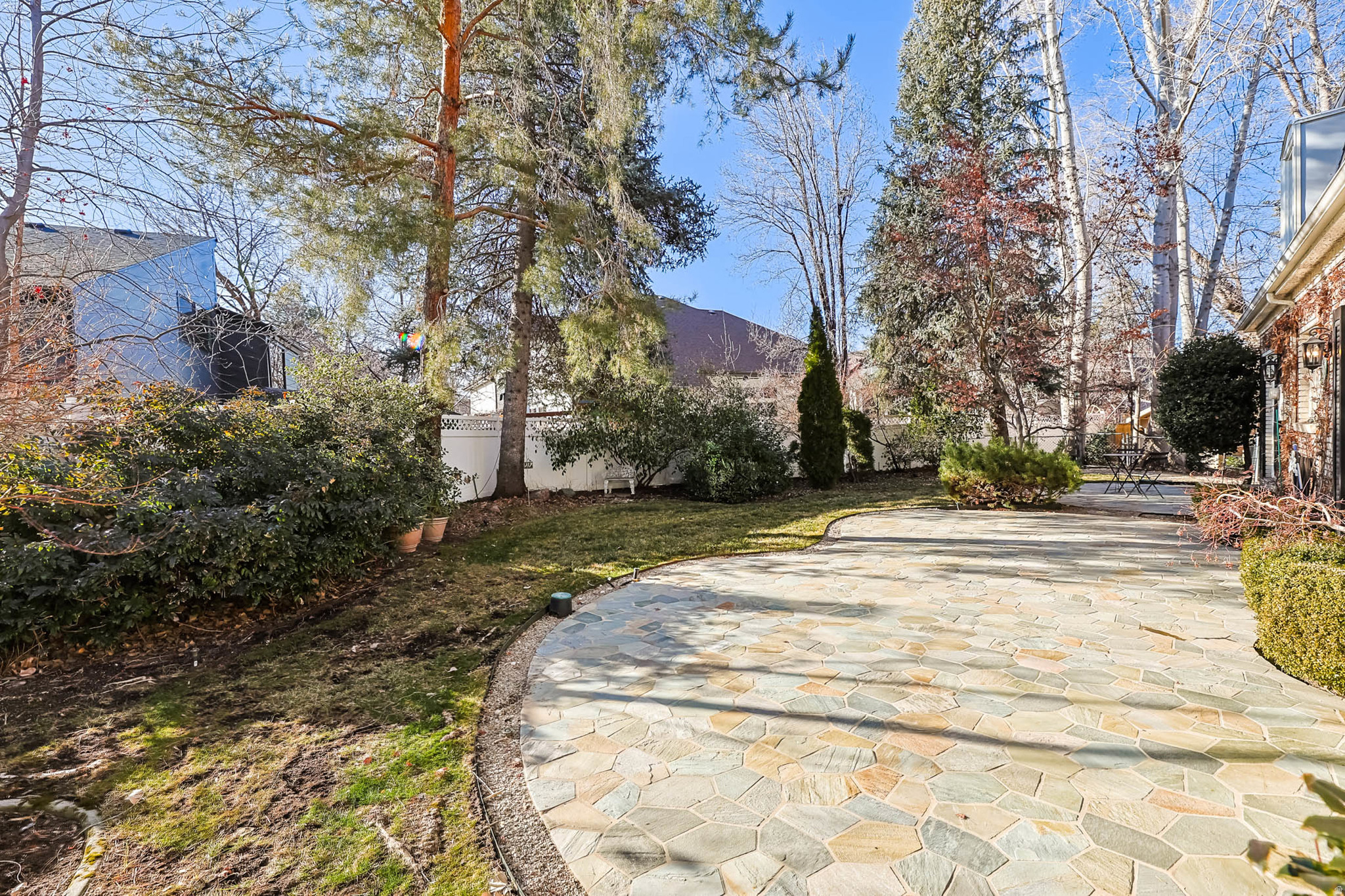 CAMBRIDGE ESTATES - Residential