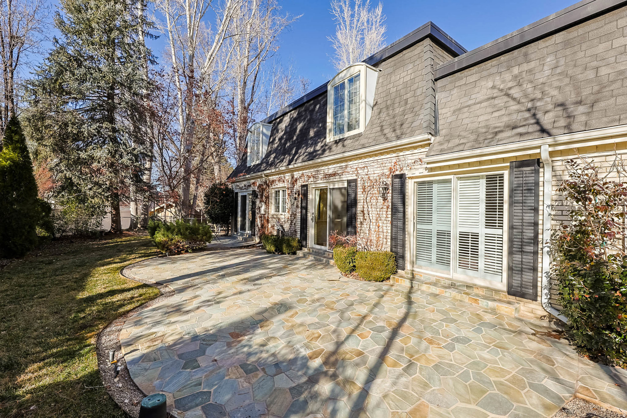 CAMBRIDGE ESTATES - Residential