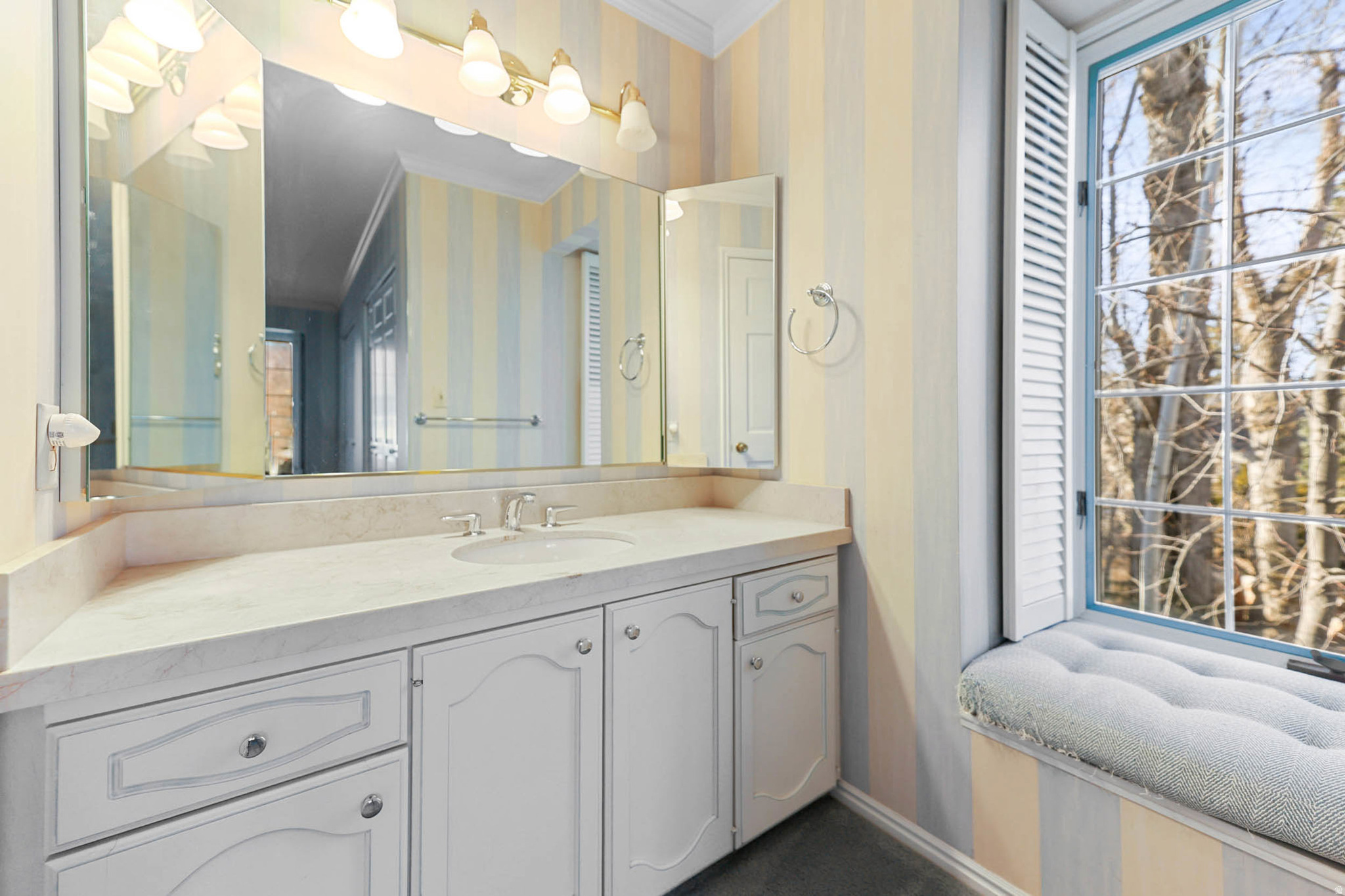 CAMBRIDGE ESTATES - Residential