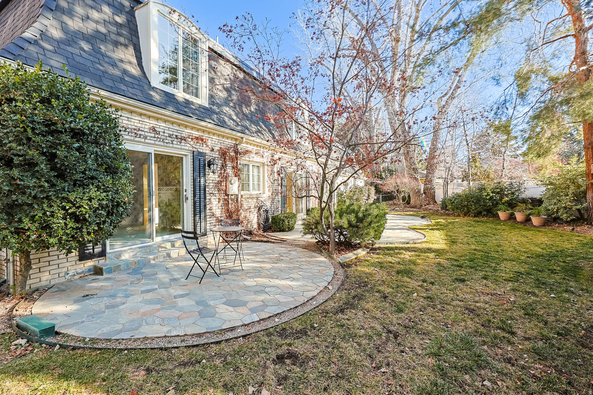 CAMBRIDGE ESTATES - Residential