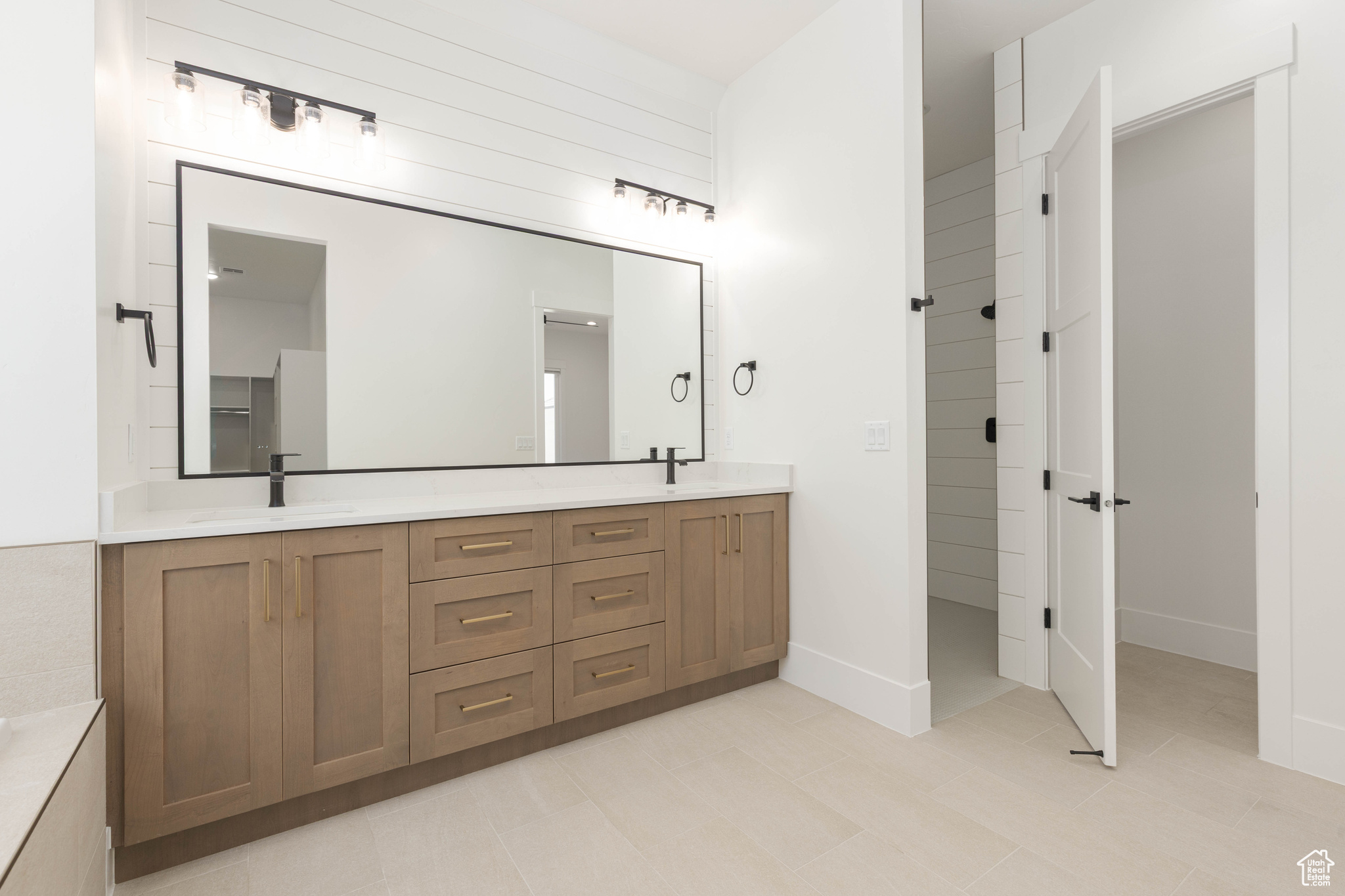 DESERT HORIZON - Residential