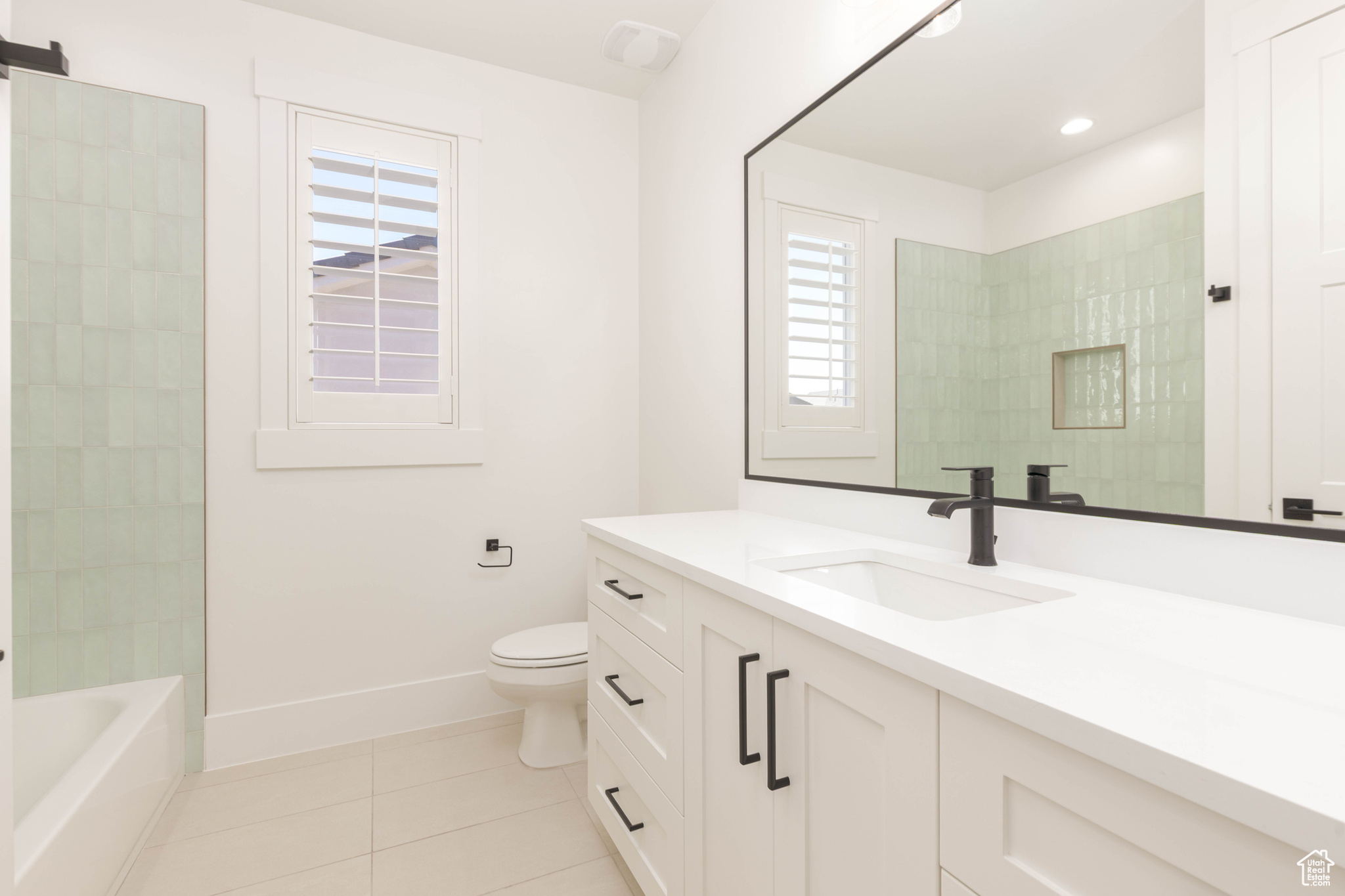 DESERT HORIZON - Residential