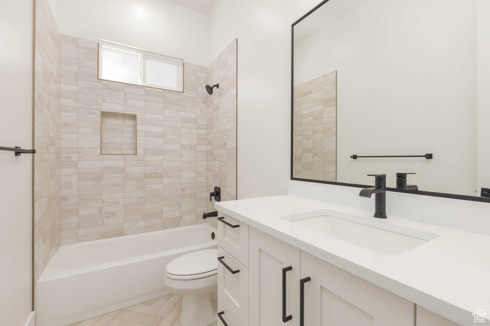 DESERT HORIZON - Residential