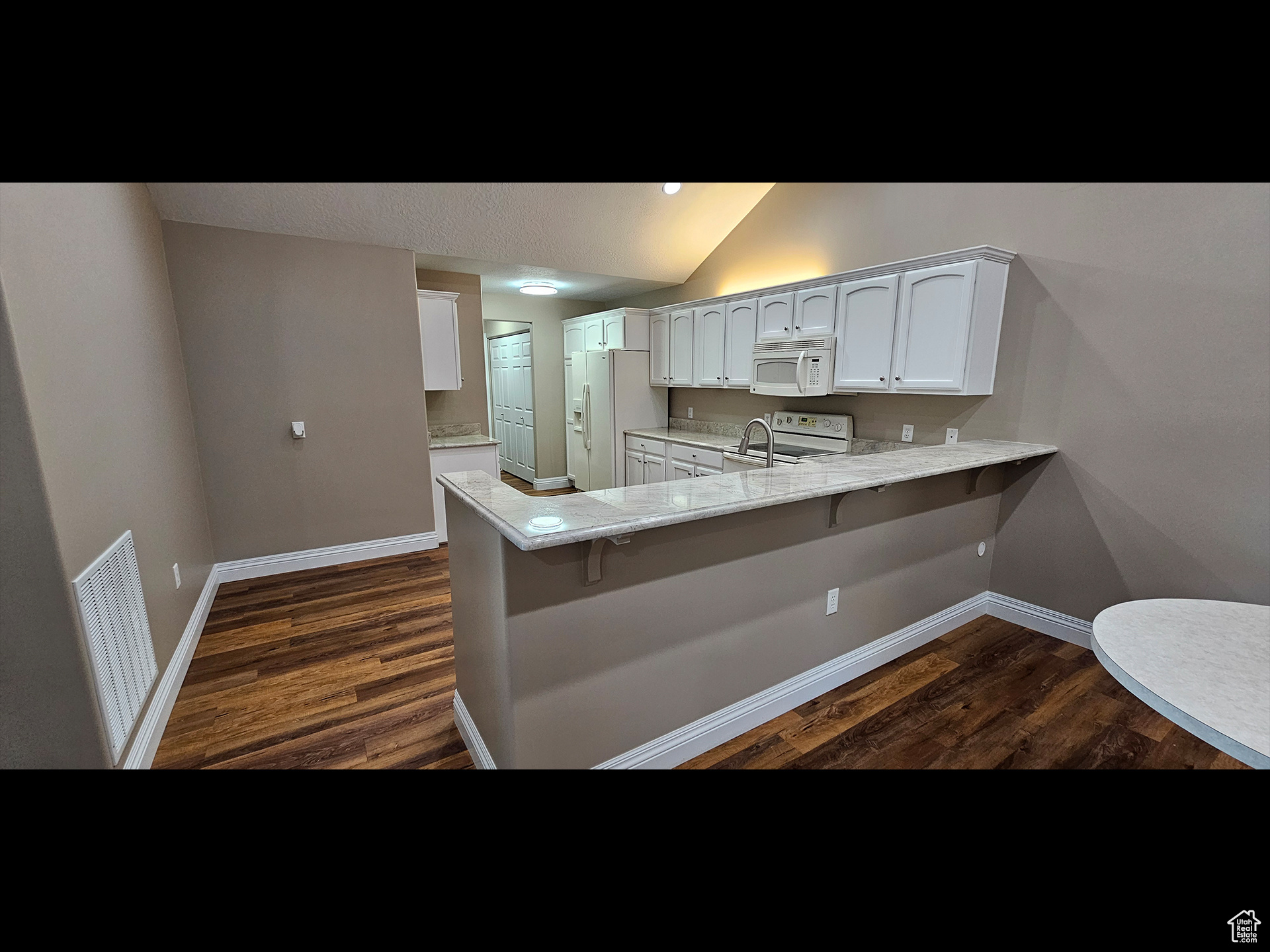 TOWNE CENTER VILLAS - Residential