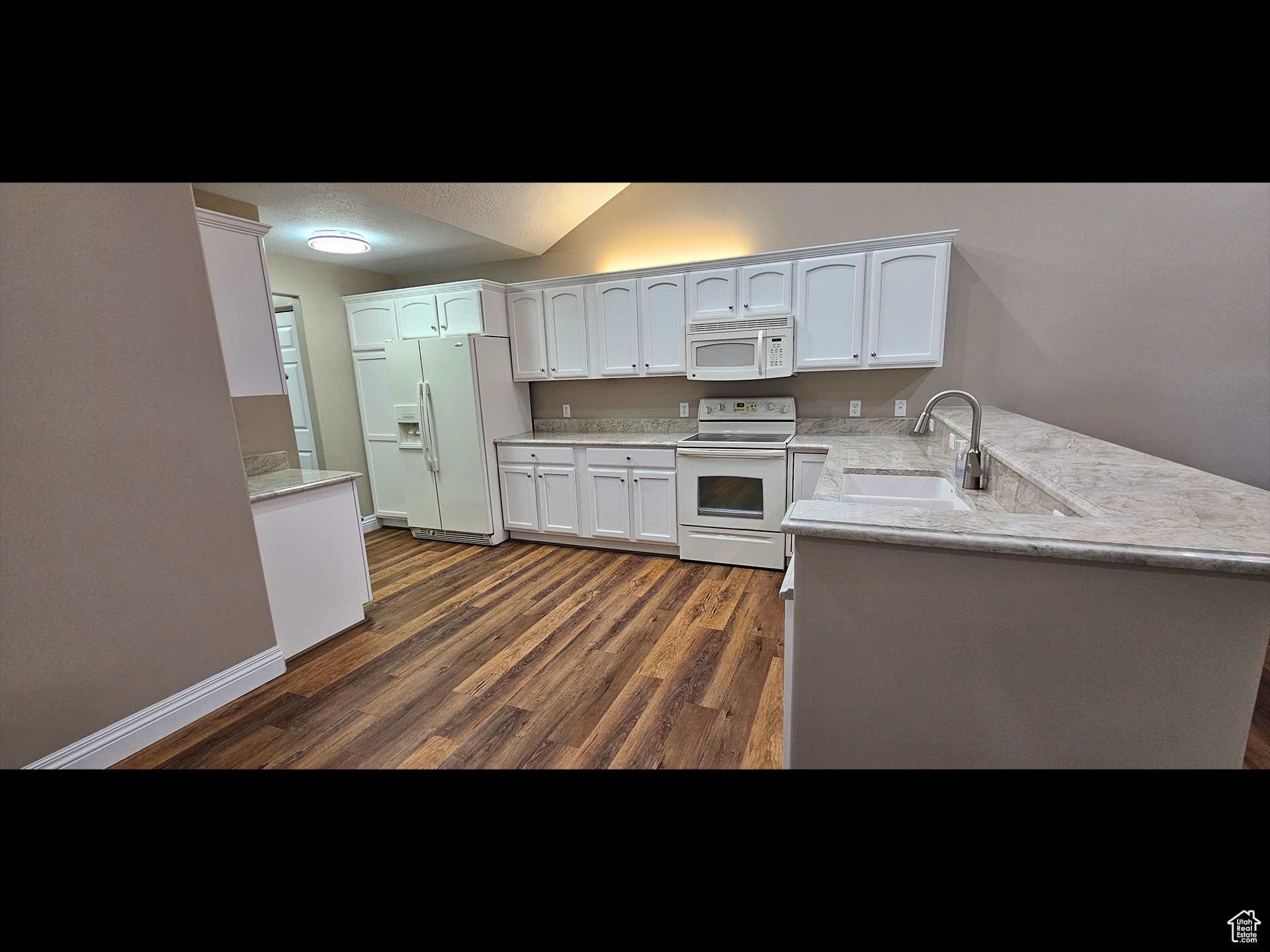 TOWNE CENTER VILLAS - Residential