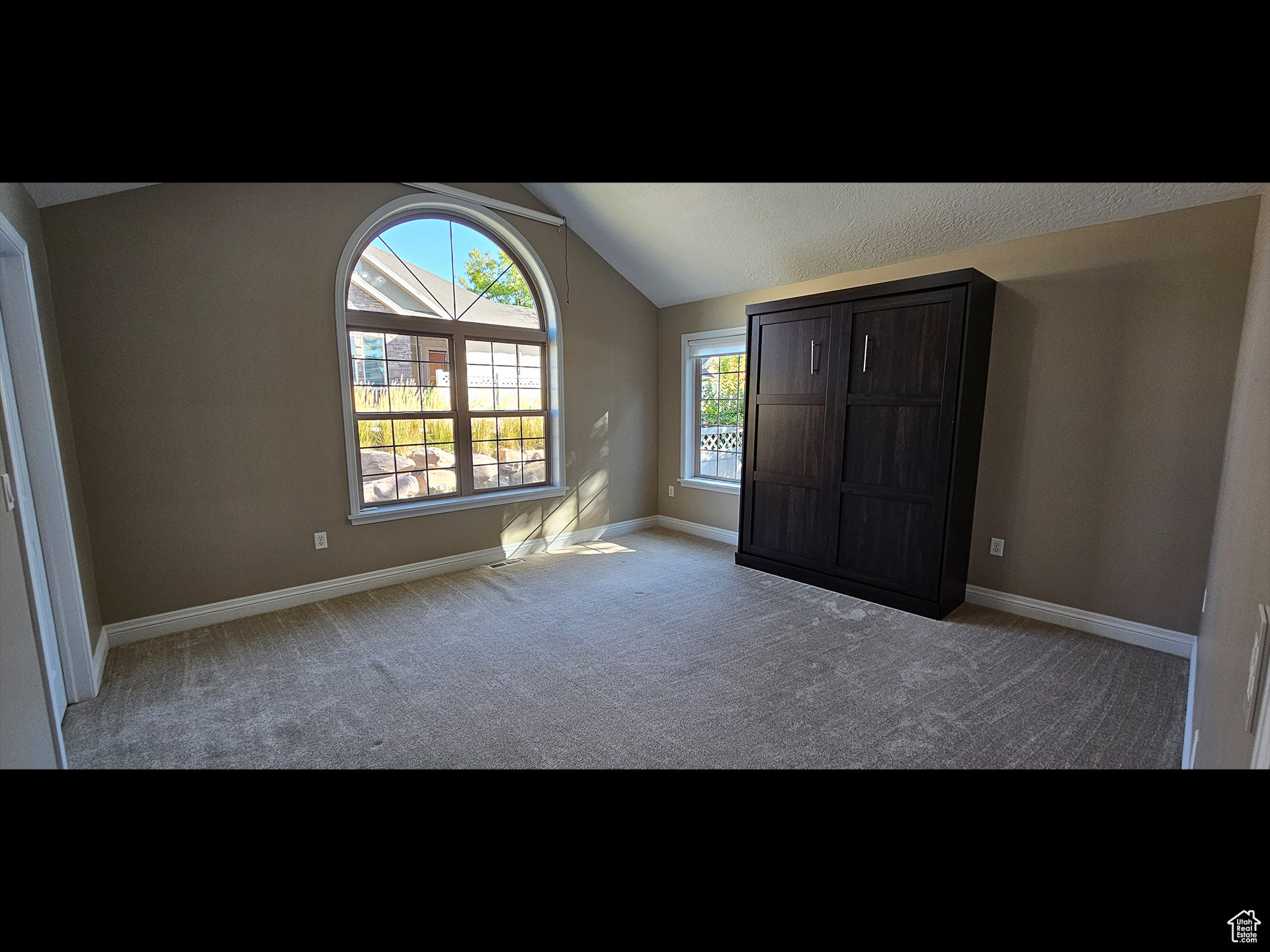 TOWNE CENTER VILLAS - Residential