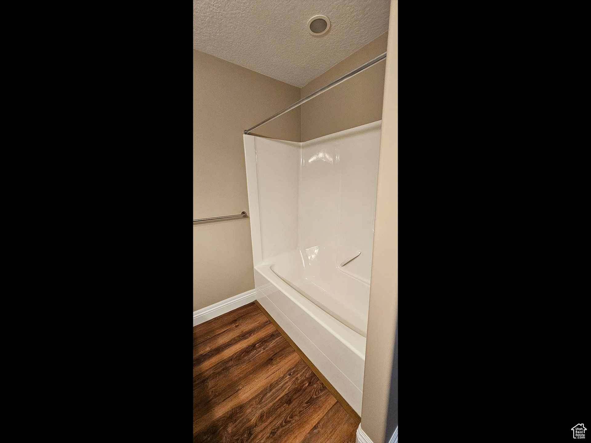 TOWNE CENTER VILLAS - Residential