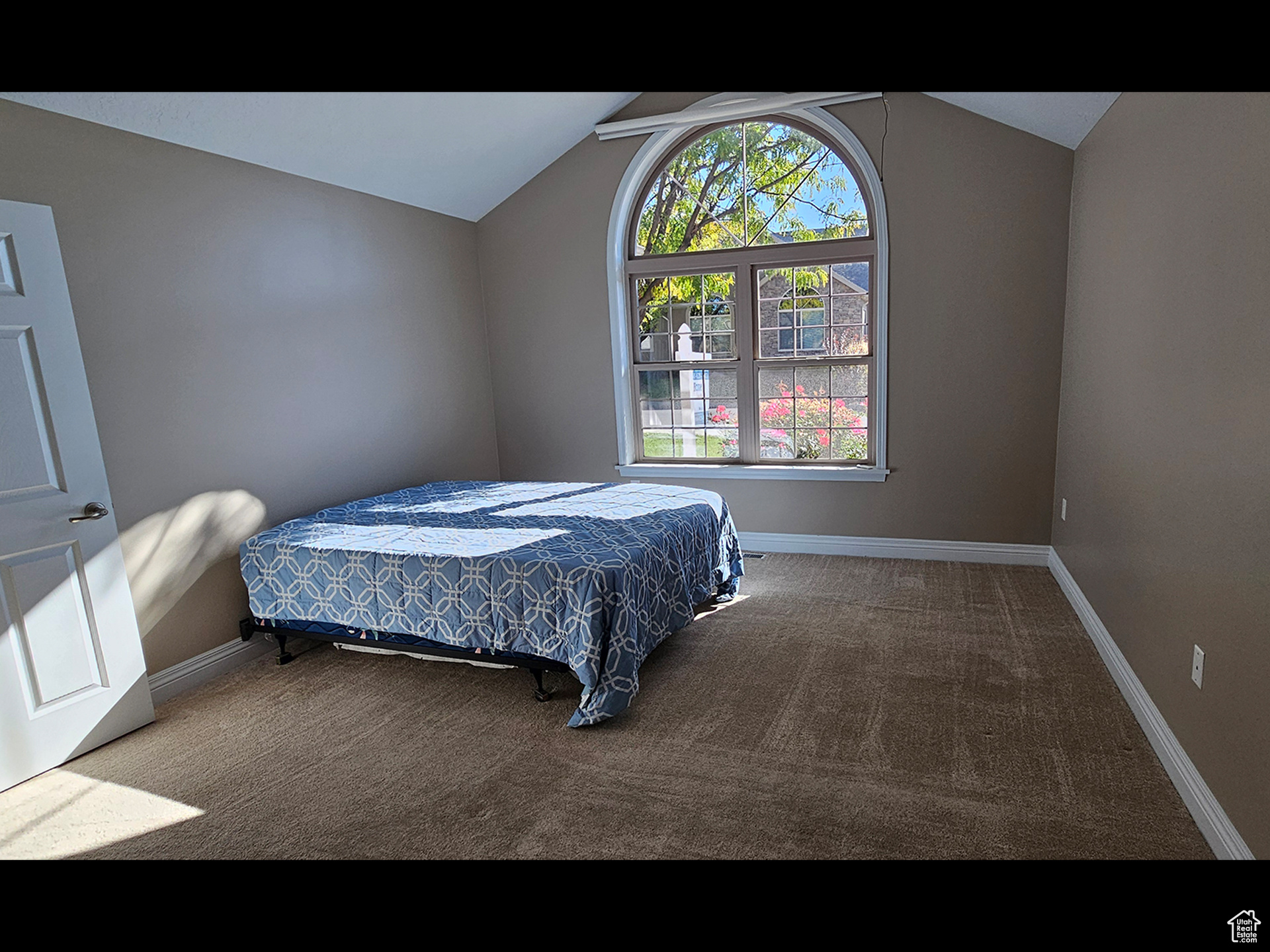 TOWNE CENTER VILLAS - Residential