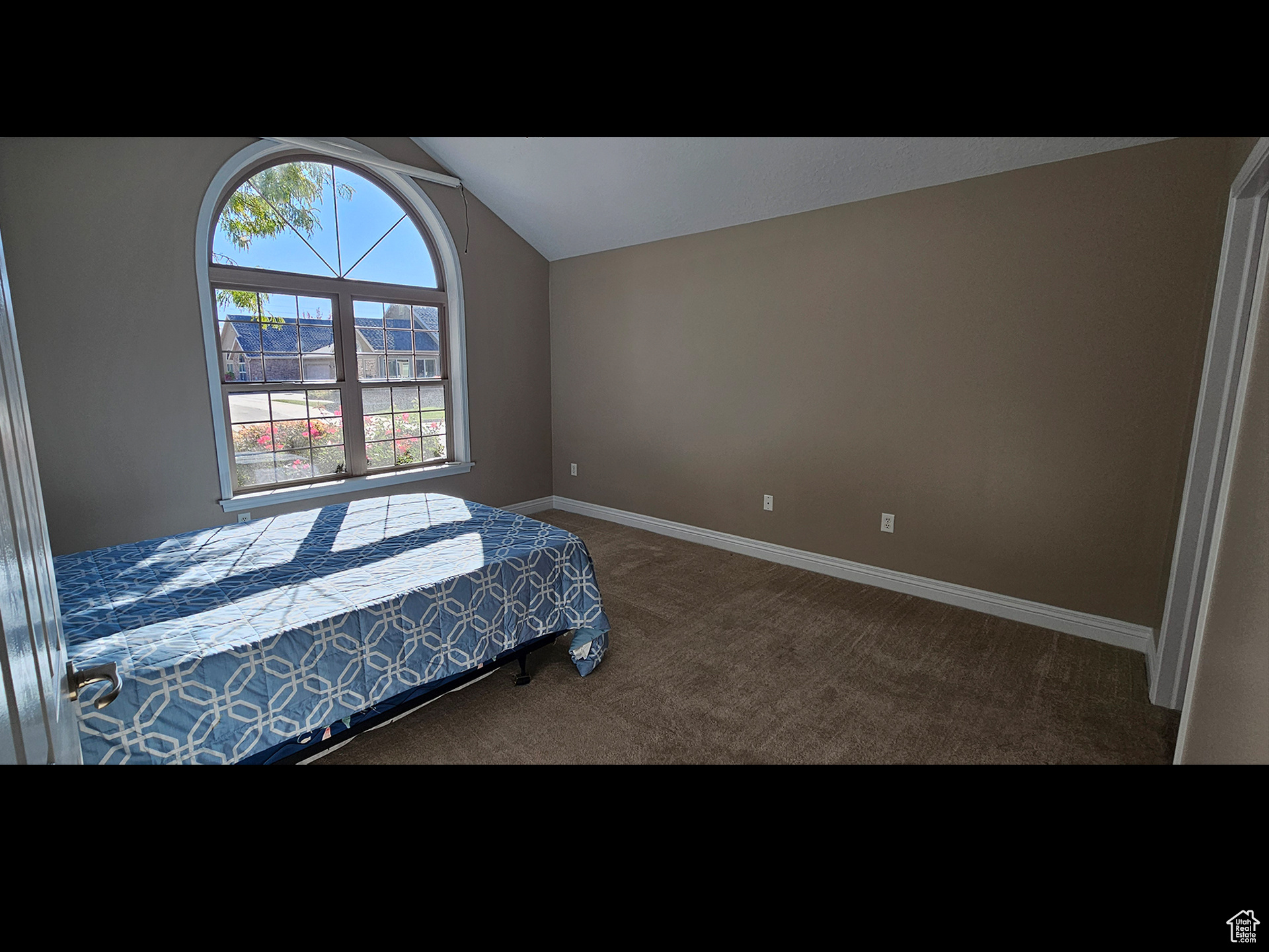 TOWNE CENTER VILLAS - Residential