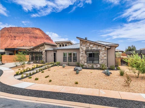 Photo of 164 N ARROWHEAD LN, Ivins, UT 84738 (MLS # 2180061)