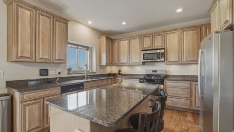 Tiny photo for 3926 E BARTON CREEK DR, Eagle Mountain, UT 84005 (MLS # 2154140)