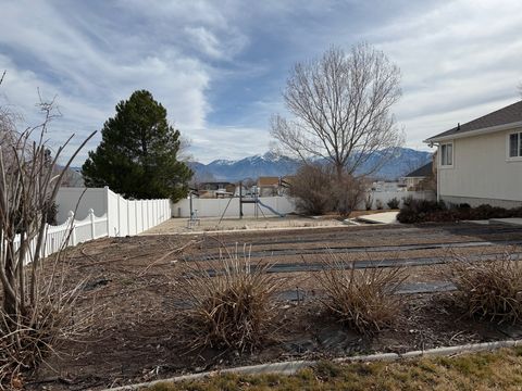 Tiny photo for 7125 S CASE MOUNTAIN CV W, West Jordan, UT 84081 (MLS # 2140116)