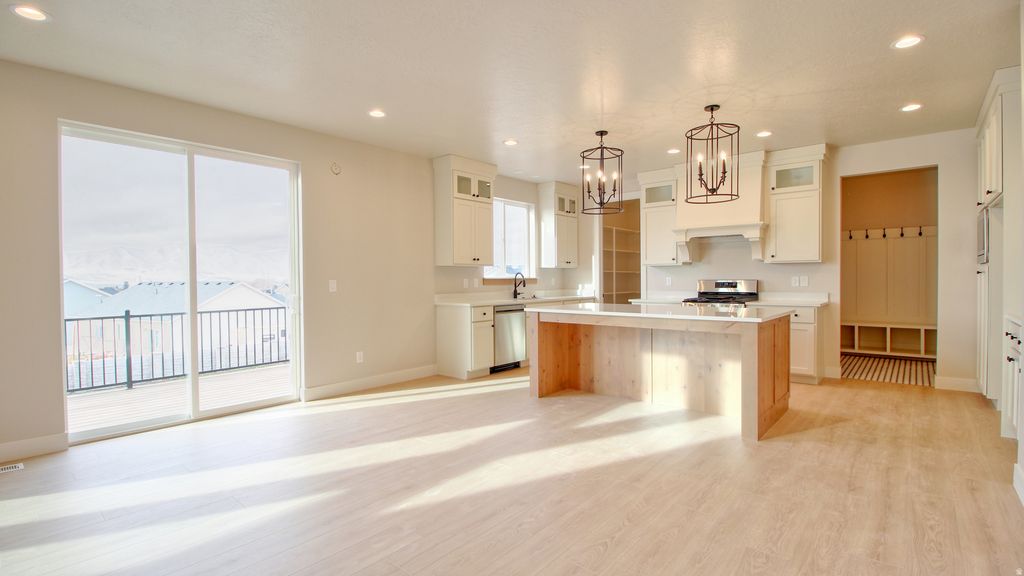 Photo of 1836 S 100 E, Payson, UT 84651 (MLS # 2132601)