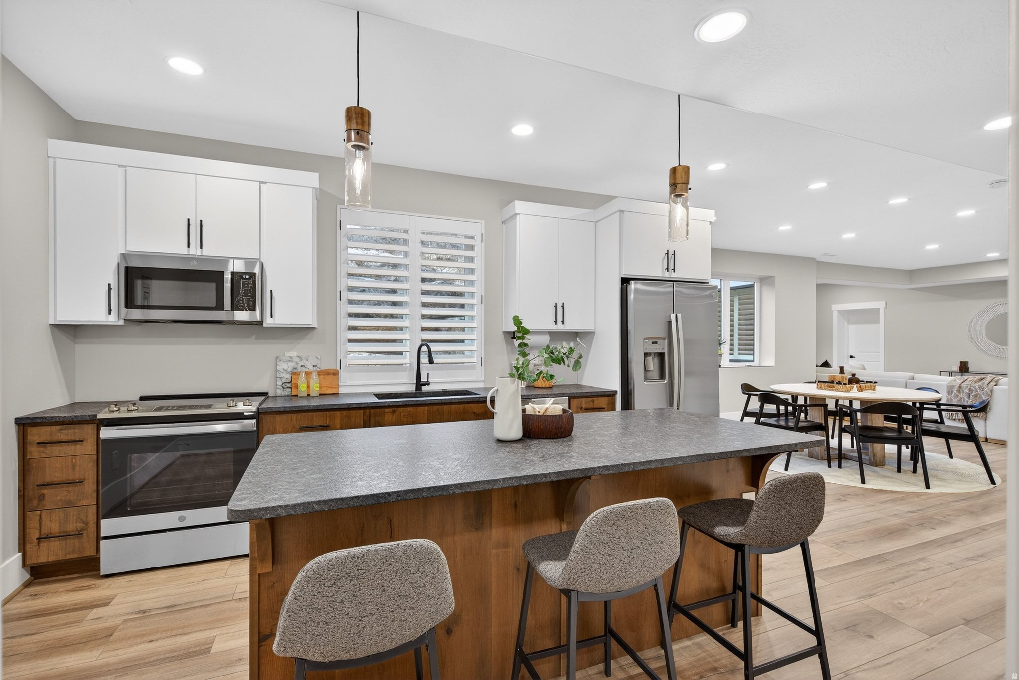 HIDDEN HOLLOW - Residential