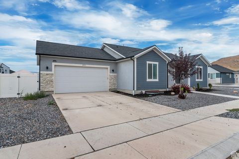 Tiny photo for 2415 E BOXWOOD LN #616, Eagle Mountain, UT 84005 (MLS # 2108409)