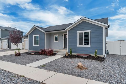 Tiny photo for 2415 E BOXWOOD LN #616, Eagle Mountain, UT 84005 (MLS # 2108409)
