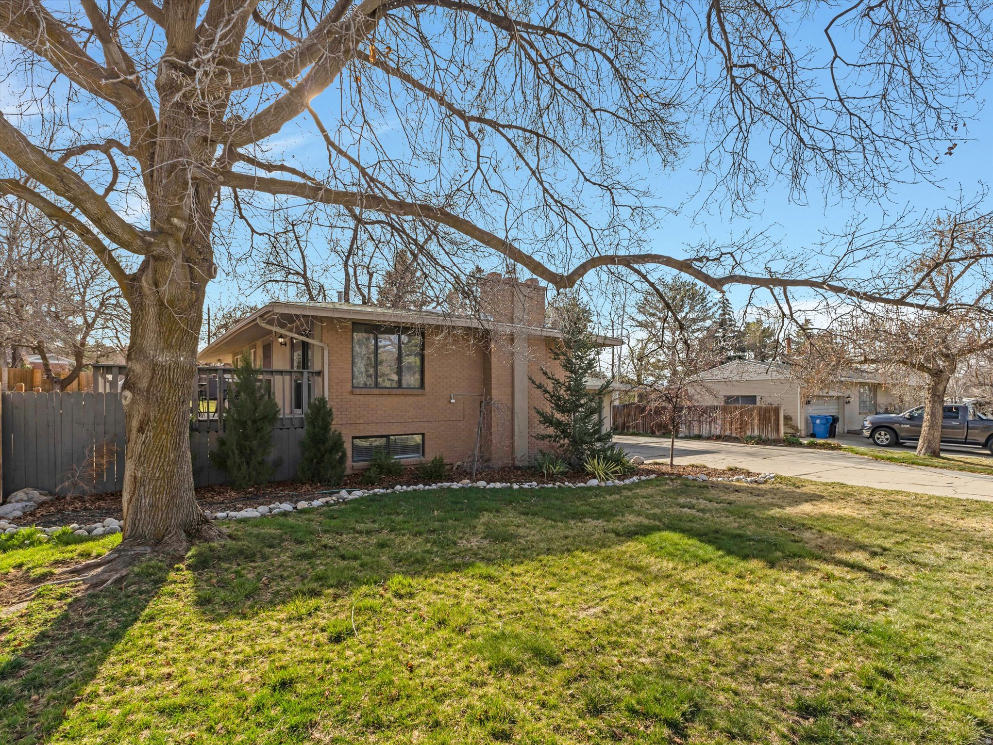 WILLOW CREEK #4 - Residential