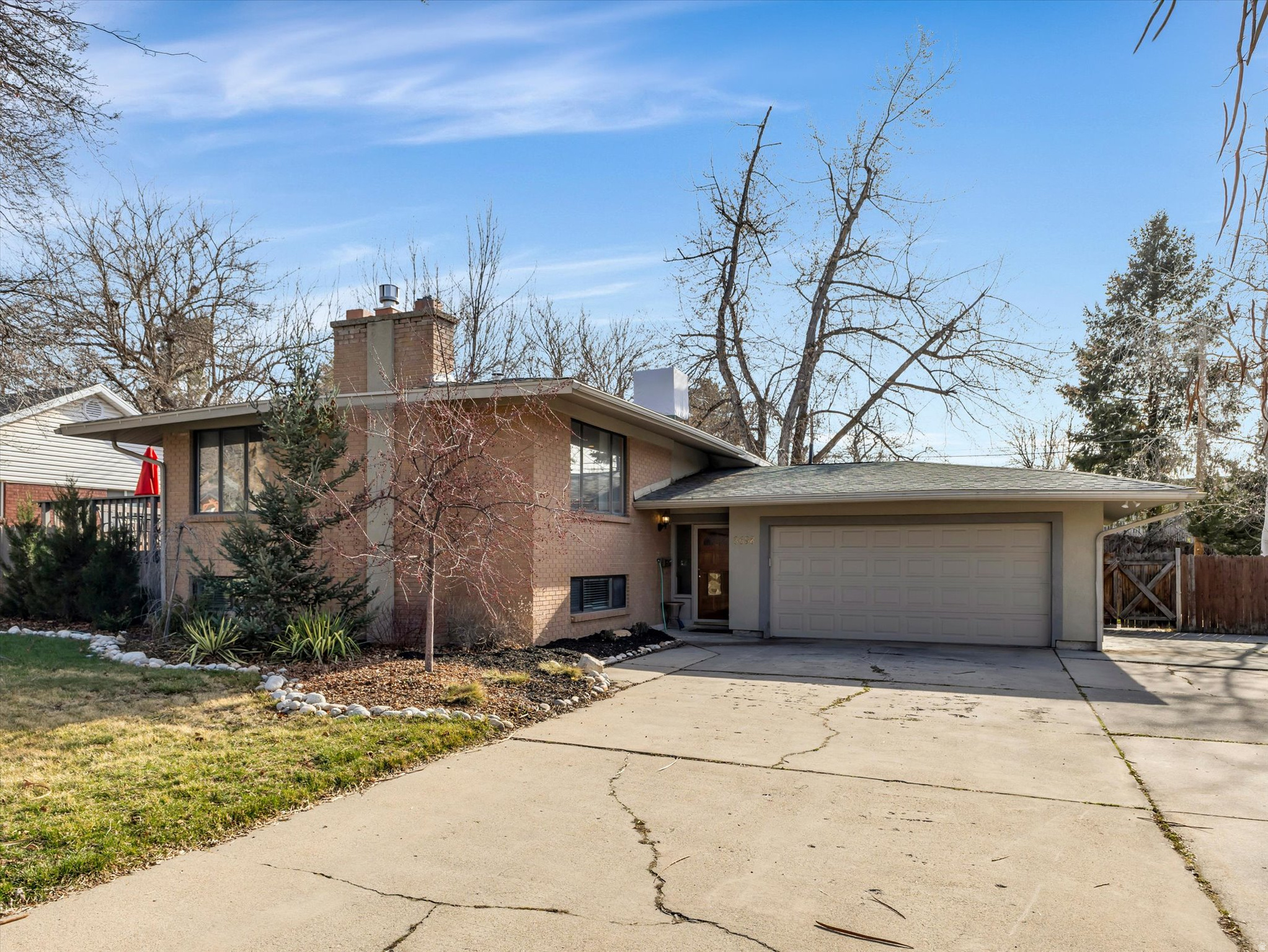 WILLOW CREEK #4 - Residential