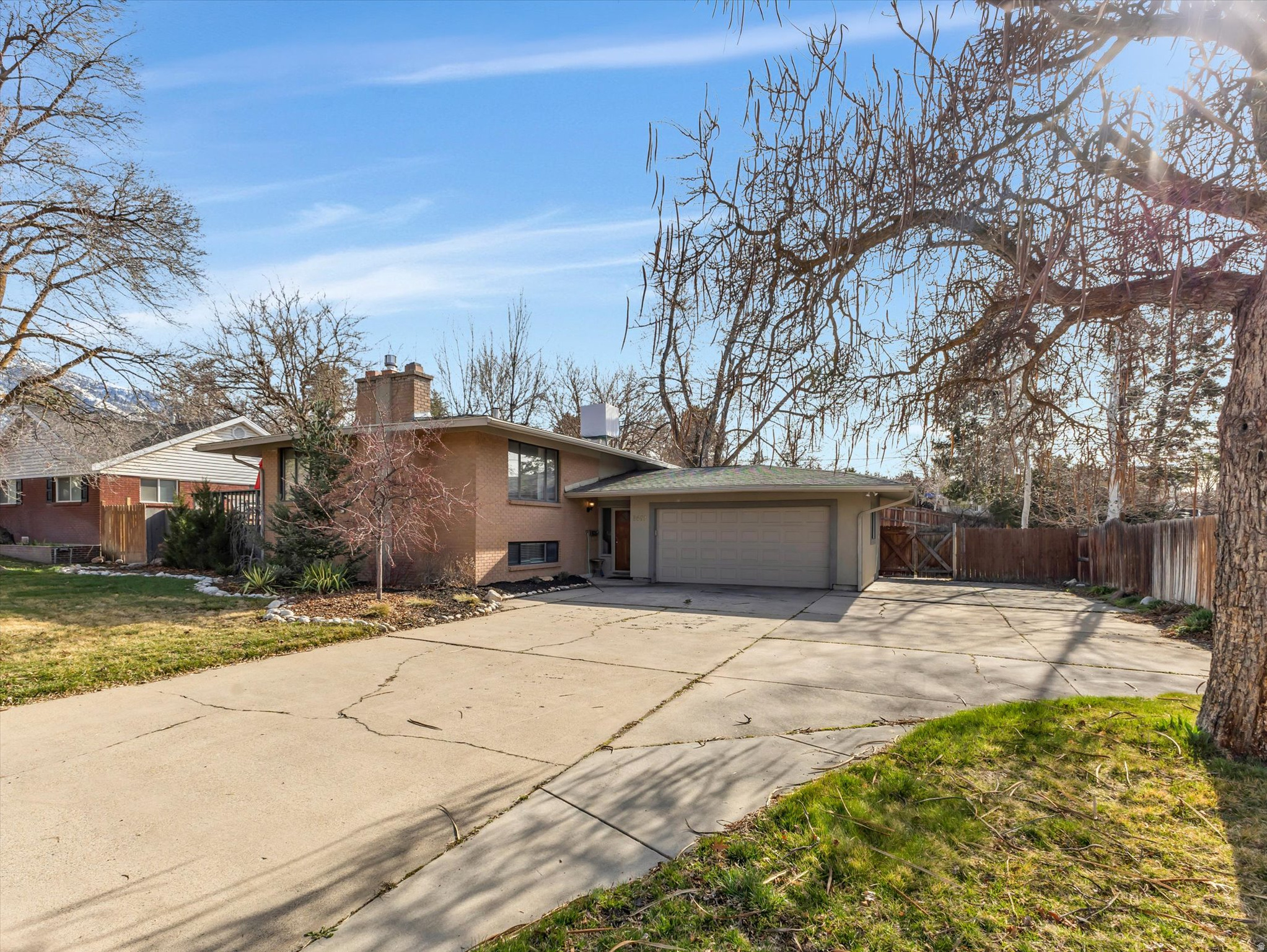 WILLOW CREEK #4 - Residential