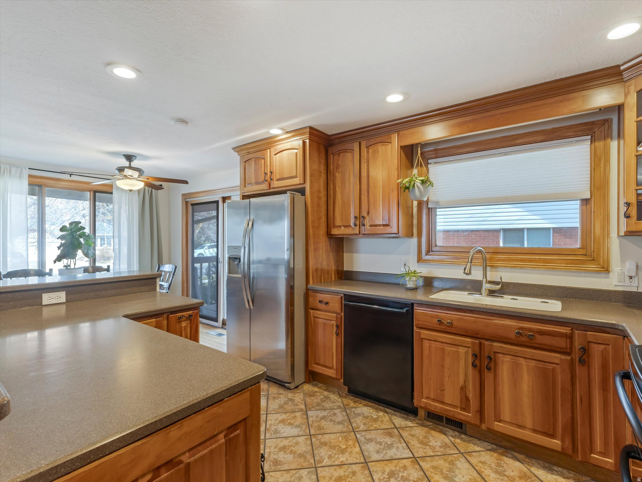 WILLOW CREEK #4 - Residential