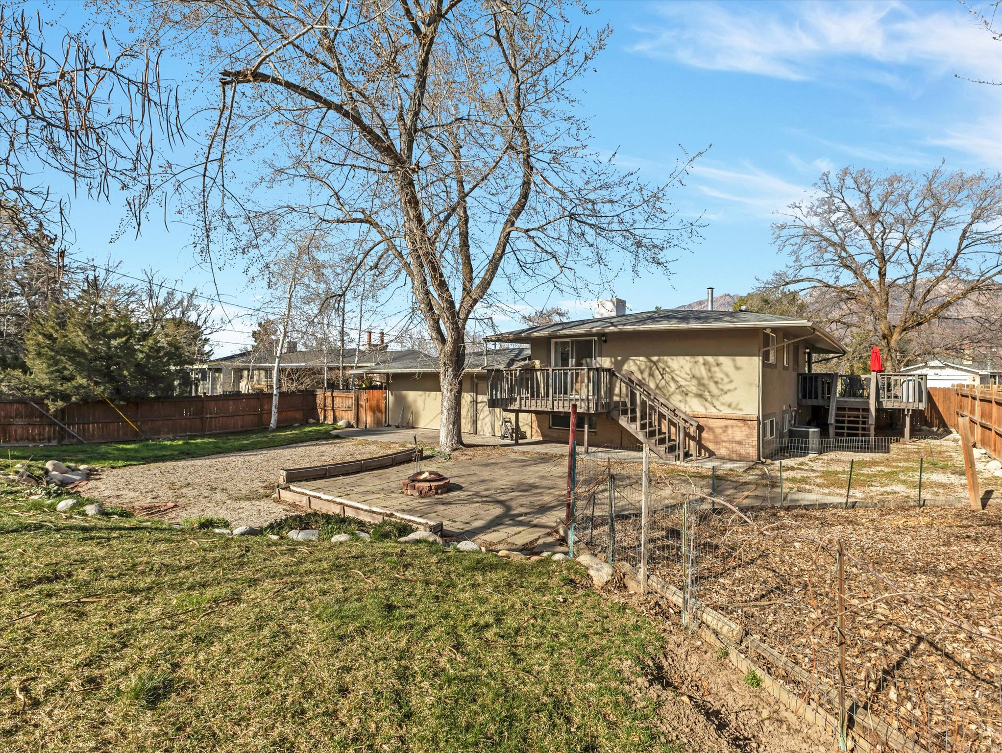 WILLOW CREEK #4 - Residential