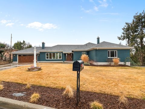 2760 E BLUE SPRUCE DR Holladay UT 84117