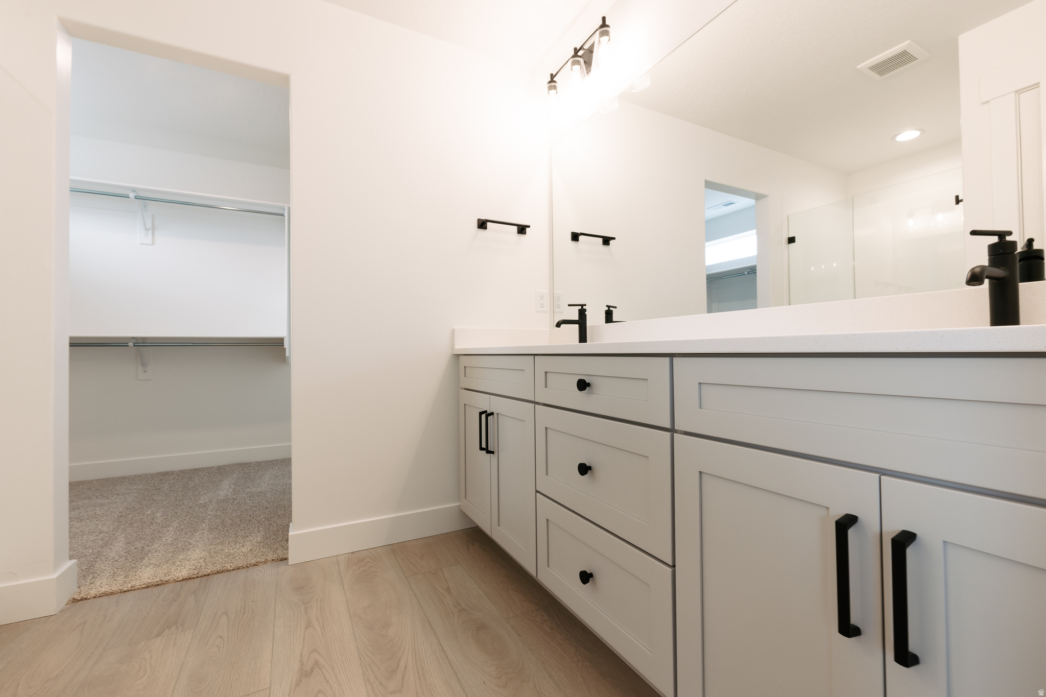 RIDGEHORNE - Residential