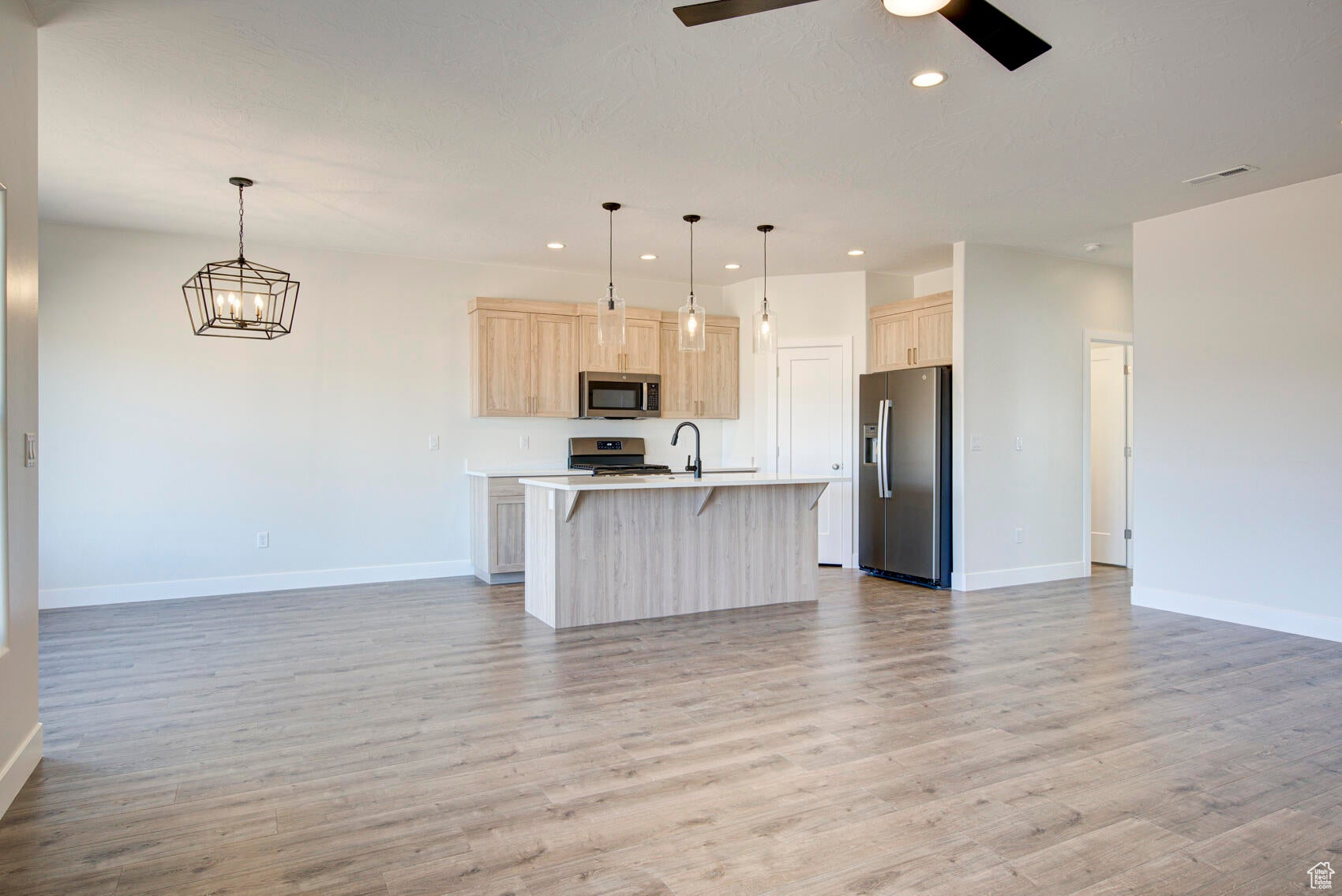 POINTE WEST - Residential