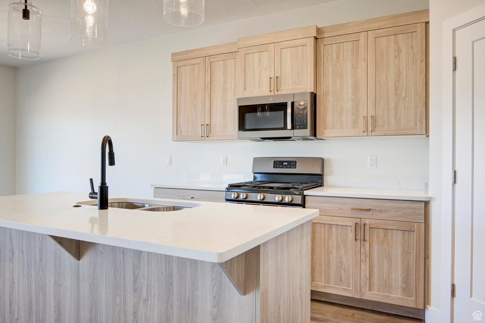 POINTE WEST - Residential