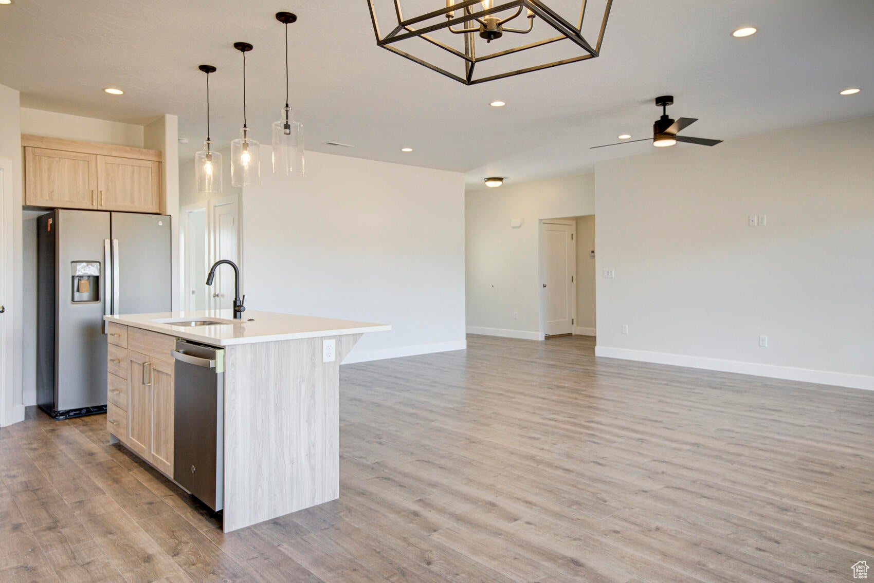 POINTE WEST - Residential