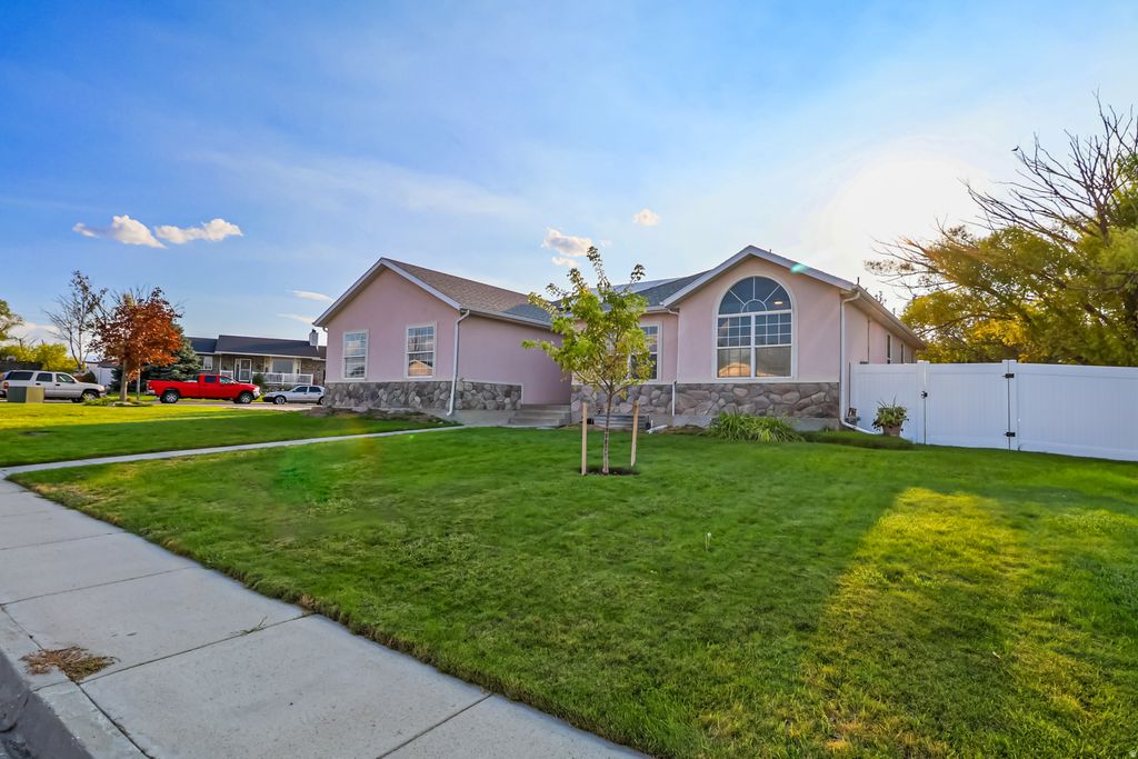 Photo of 49 TIEBREAKER CIR, Grantsville, UT 84029 (MLS # 2147489)