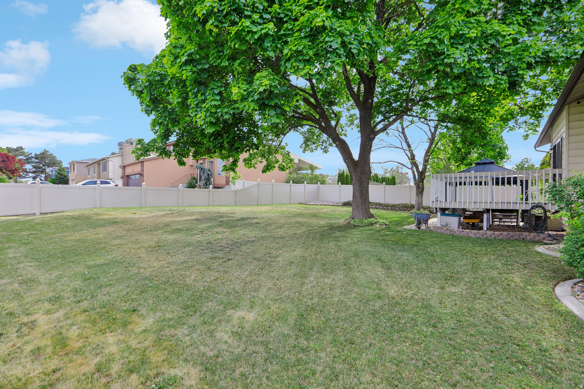 LARSEN ESTATES PHASE I - Residential
