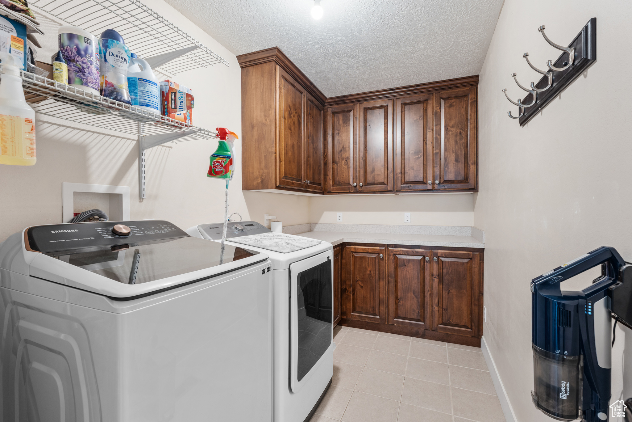 LONE TREE AT CIRCLE FIVE RANCH - Residential