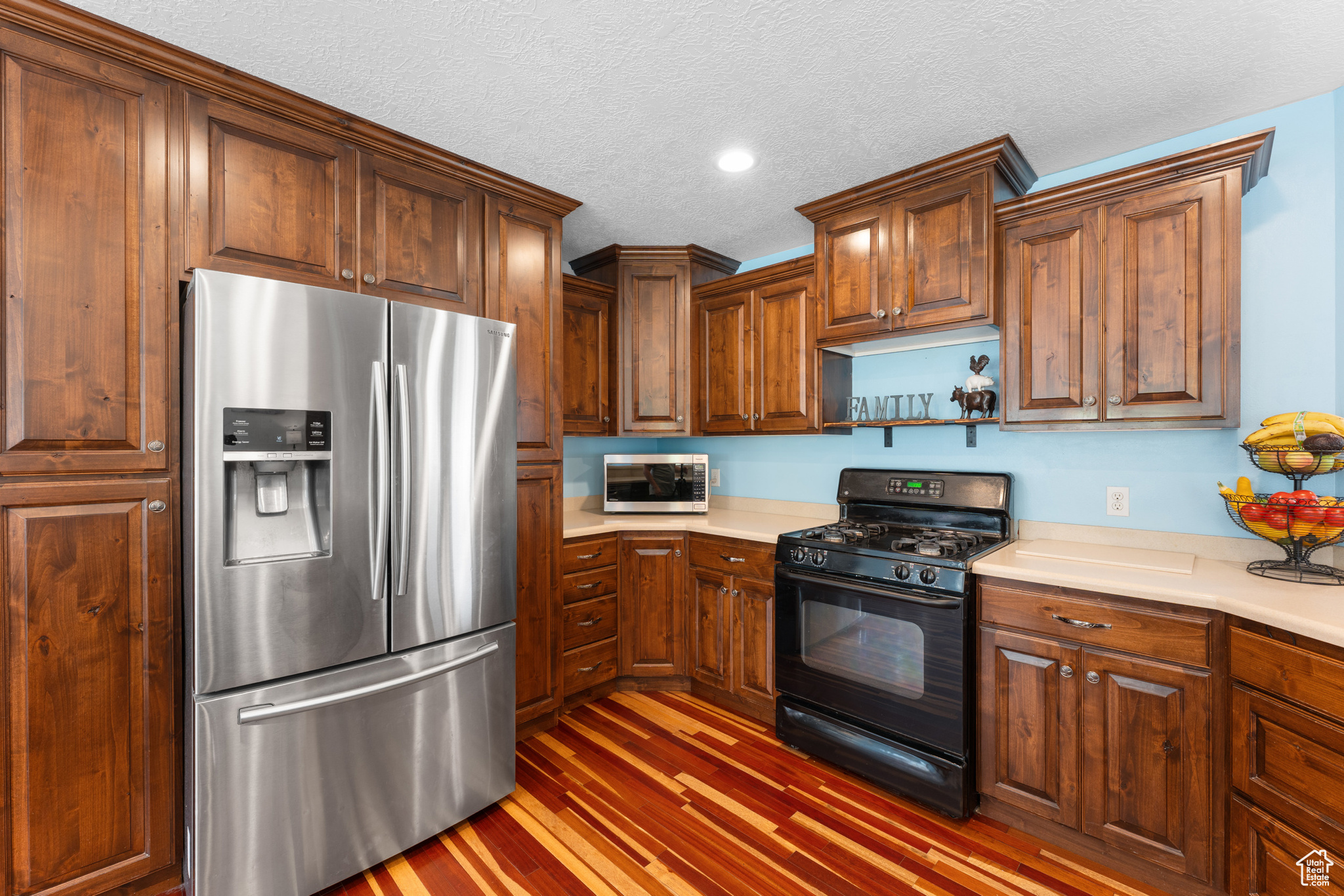 LONE TREE AT CIRCLE FIVE RANCH - Residential