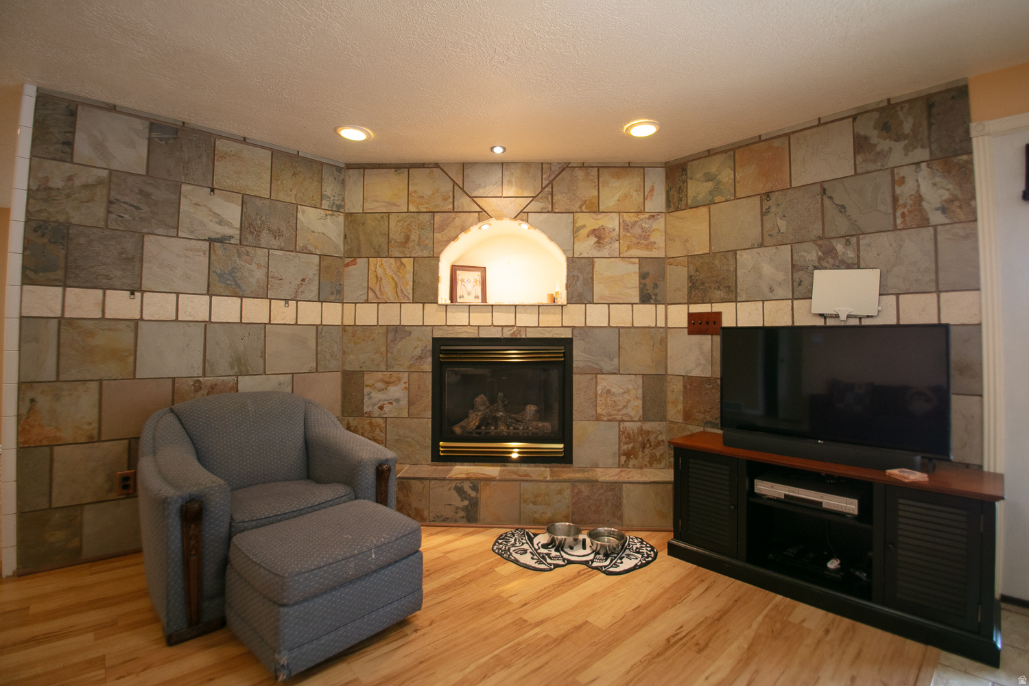 FOX CHASE - Residential
