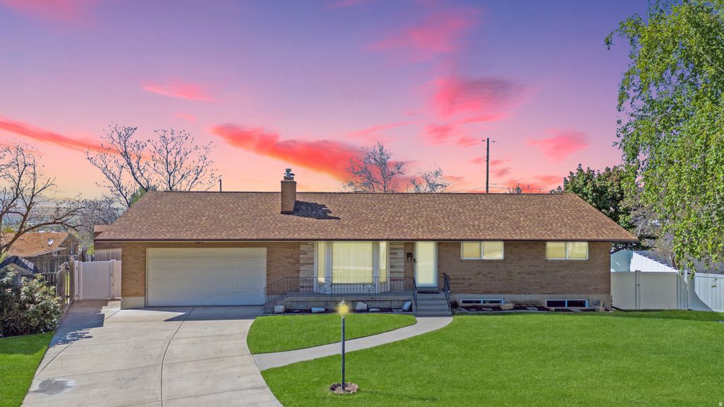Photo of 721 E 1950 S, Bountiful, UT 84010 (MLS # 2155643)