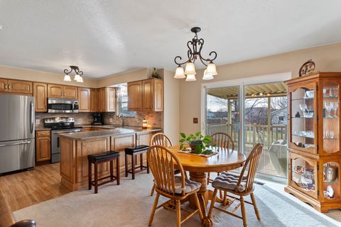 Tiny photo for 2477 N 1050 W, Clinton, UT 84015 (MLS # 2132838)