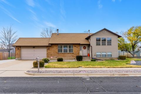 Photo of 2477 N 1050 W, Clinton, UT 84015 (MLS # 2132838)
