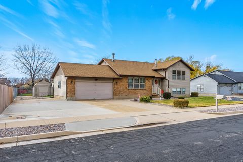 Tiny photo for 2477 N 1050 W, Clinton, UT 84015 (MLS # 2132838)