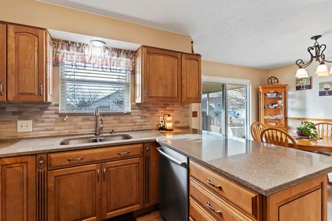 Tiny photo for 2477 N 1050 W, Clinton, UT 84015 (MLS # 2132838)