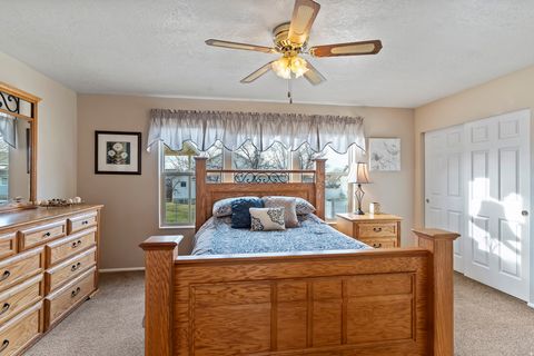 Tiny photo for 2477 N 1050 W, Clinton, UT 84015 (MLS # 2132838)