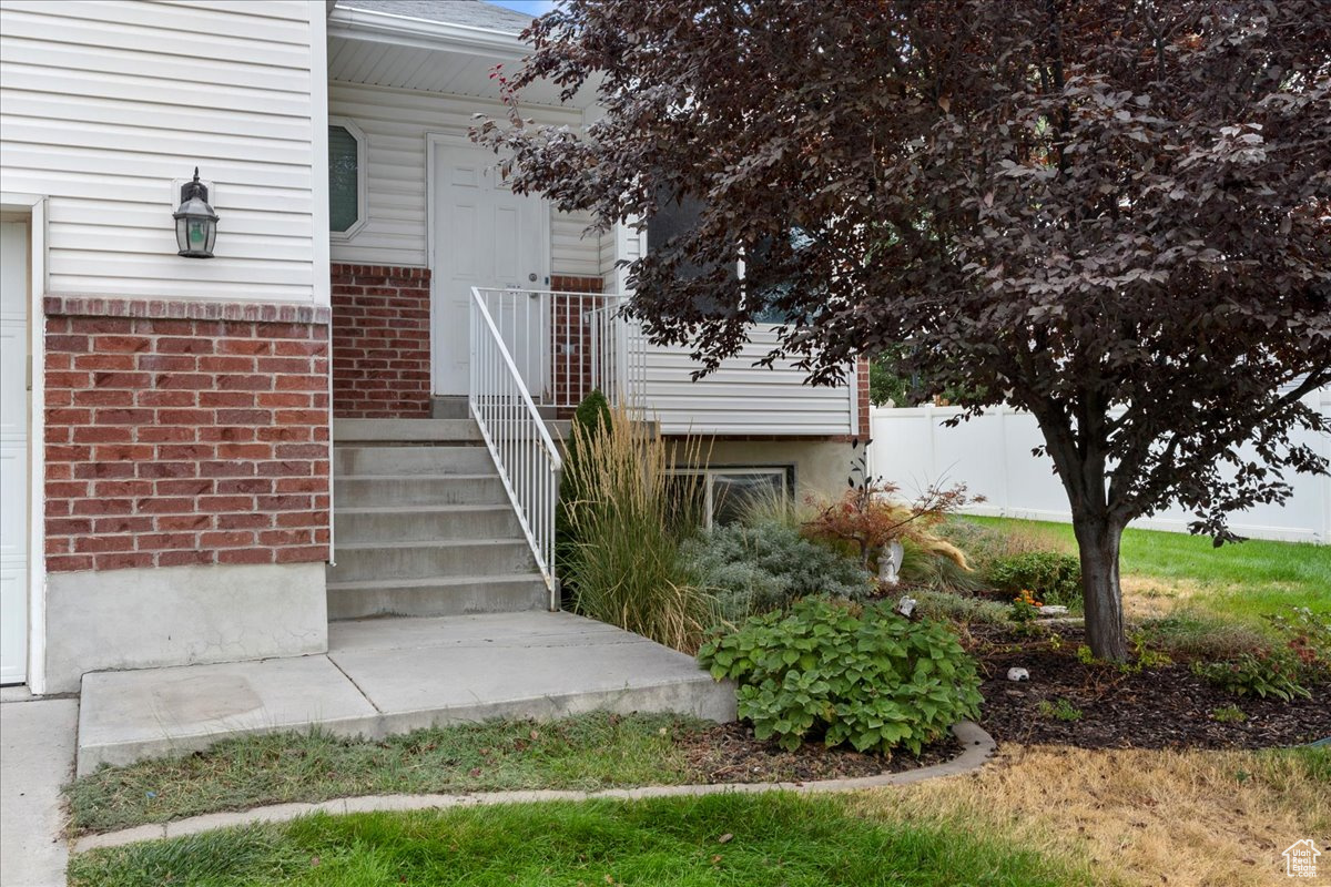 1456 N 2275 W
