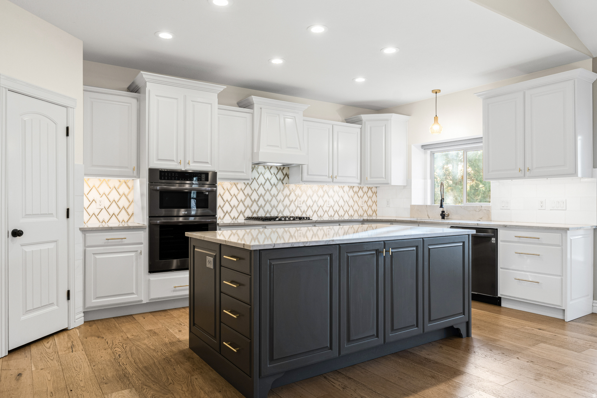 ADAMS WOOD LANDING S - Residential